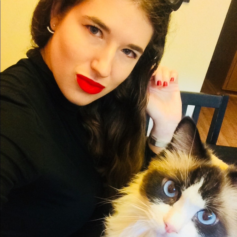 Meet your Posher, Chloe